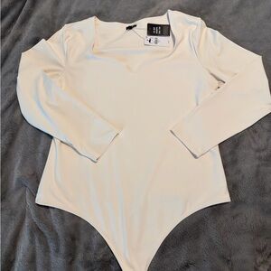 Express Sweetheart Neck Long Sleeve Bodysuit
